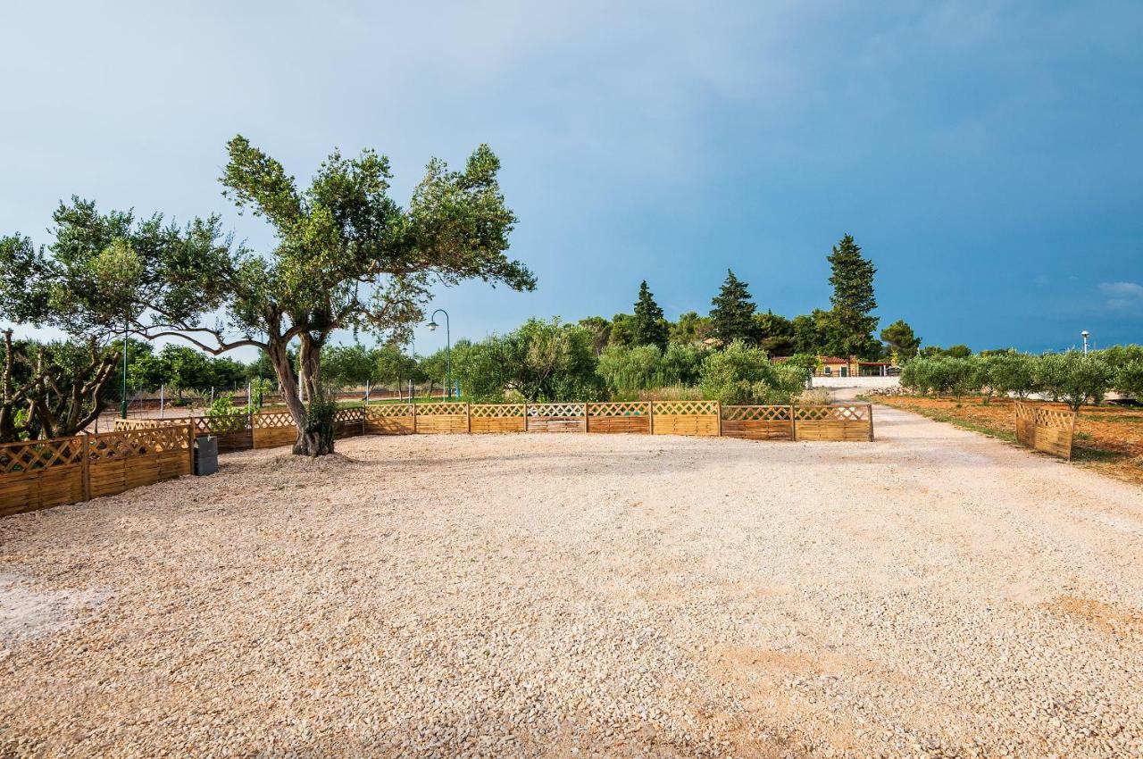 Camp San Antonio Biograd Na Moru Exterior foto